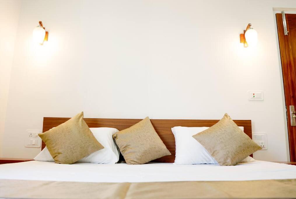 The Periwinkle Homestay Bhīm Tāl Eksteriør billede