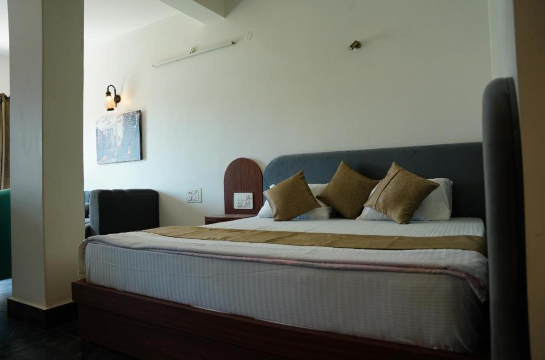 The Periwinkle Homestay Bhīm Tāl Eksteriør billede